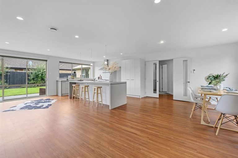 Photo of property in 12 Cyclamen Place, Aidanfield, Christchurch, 8025