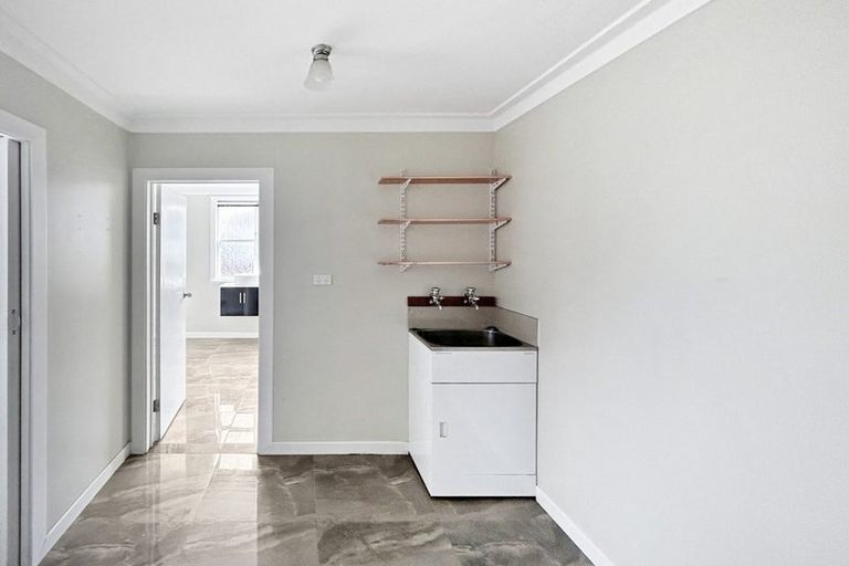 Photo of property in 21 Weraroa Road, Waverley, 4510