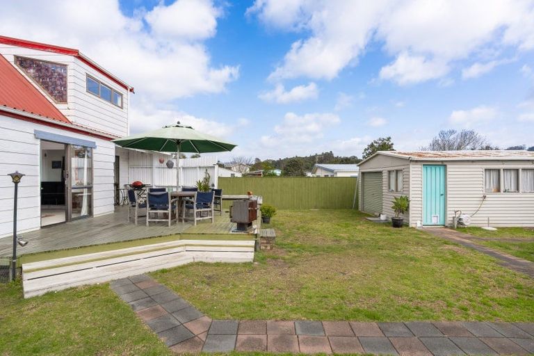 Photo of property in 111 Weka Street, Whangamata, 3620