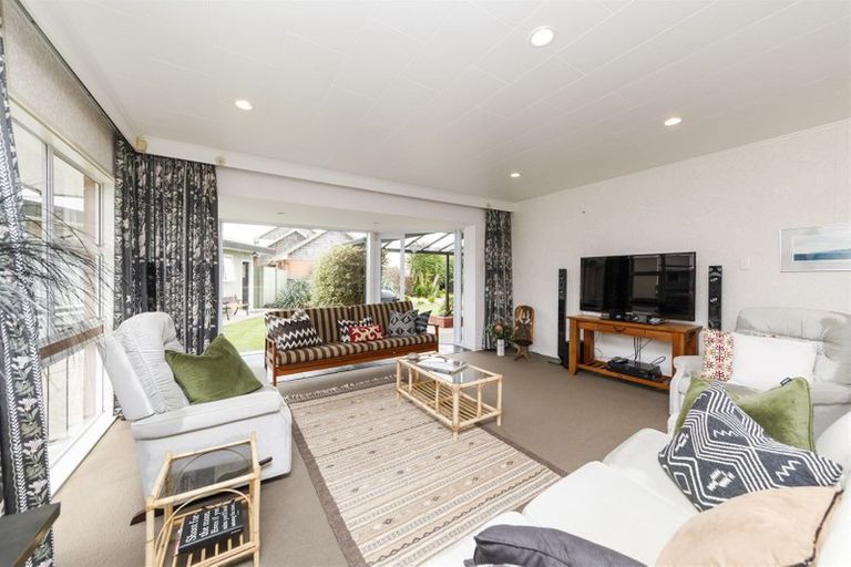 Photo of property in 8 Linmor Place, Terrace End, Palmerston North, 4410