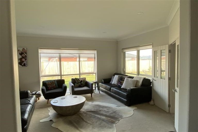 Photo of property in 18 Kauri Drive, Waiuku, 2123