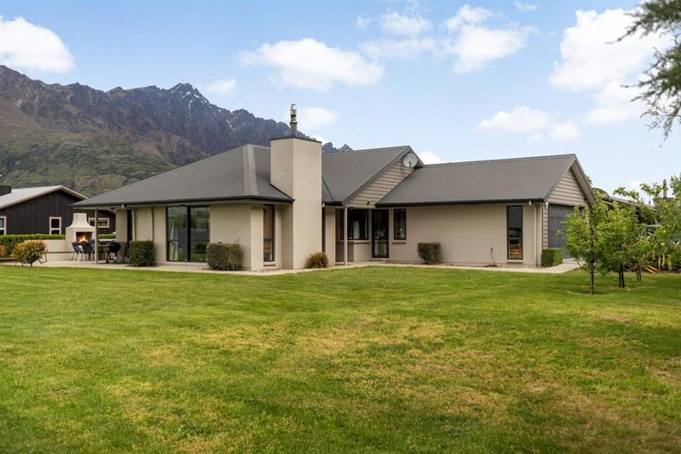 Photo of property in 77 Ferry Hill Drive, Lower Shotover, Queenstown, 9371