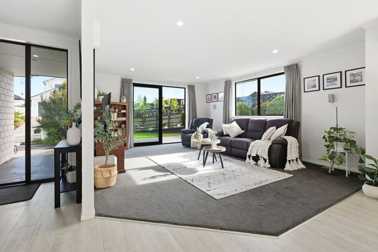 Photo of property in 1 Anglers Way, Omokoroa, 3114