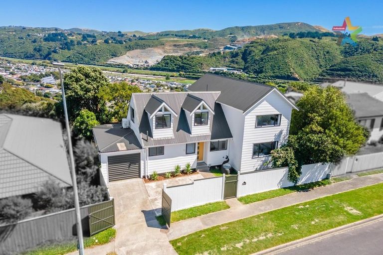 Photo of property in 186 Holborn Drive, Stokes Valley, Lower Hutt, 5019