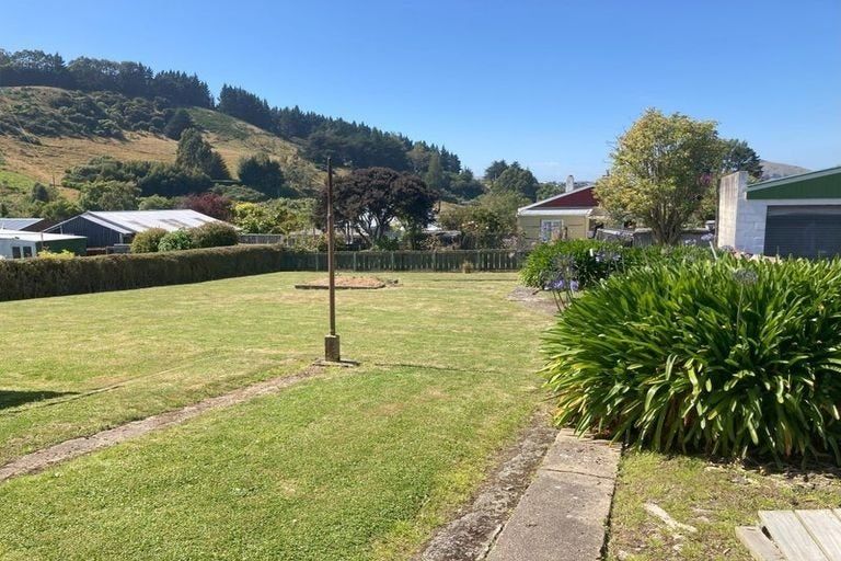 Photo of property in 28 Hugh Street, Sawyers Bay, Port Chalmers, 9023