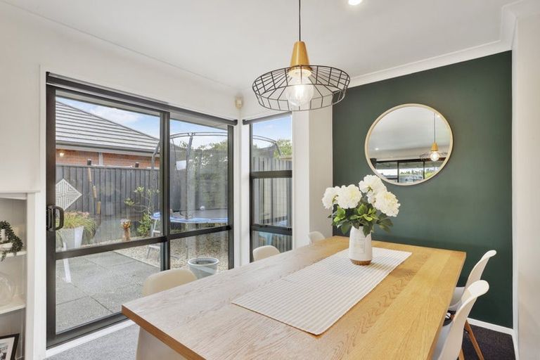 Photo of property in 13 Lancewood Way, Rangiora, 7400