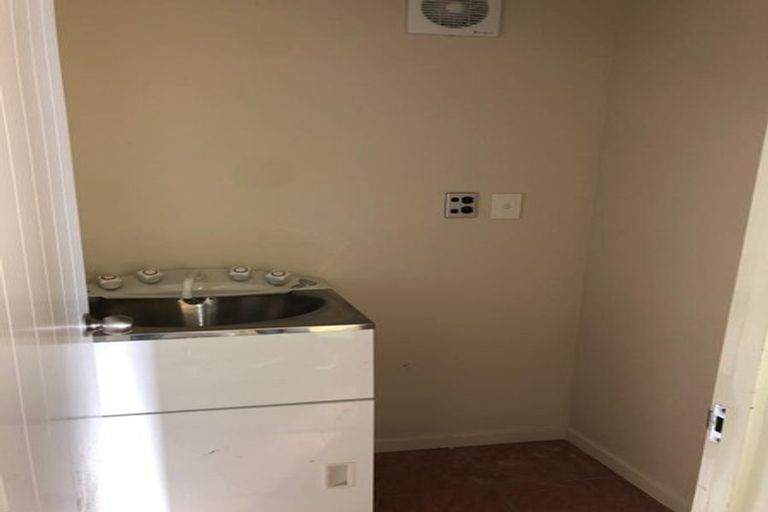 Photo of property in 99 Stottholm Road, Titirangi, Auckland, 0604