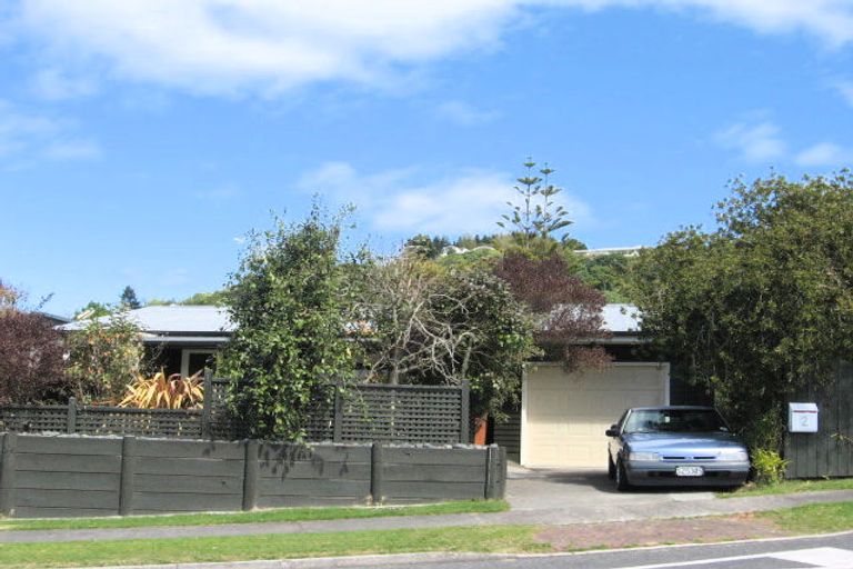 Photo of property in 2 Alberta Street, Acacia Bay, Taupo, 3330