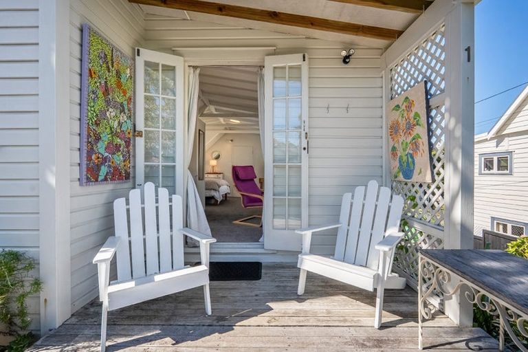 Photo of property in 27 Hastings Parade, Devonport, Auckland, 0624