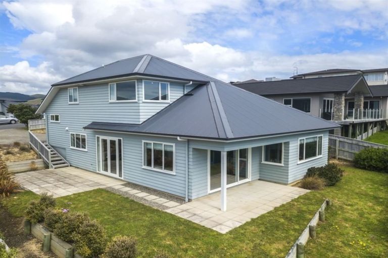 Photo of property in 135 Endeavour Drive, Whitby, Porirua, 5024