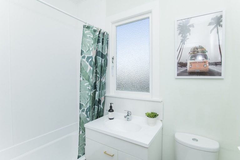 Photo of property in 120 Iranui Road, Inner Kaiti, Gisborne, 4010