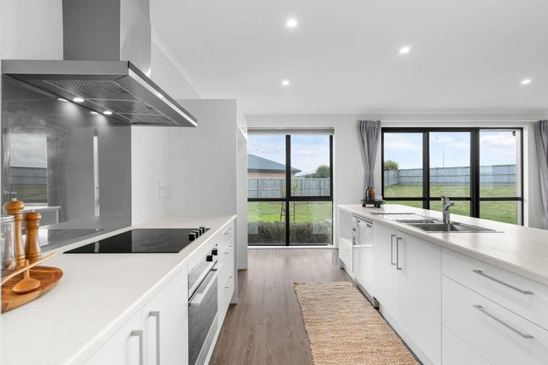 Photo of property in 10 Sholto Duncan Crescent, Halswell, Christchurch, 8025