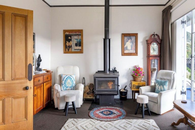 Photo of property in 64-66 Shiel Street, Reefton, 7830