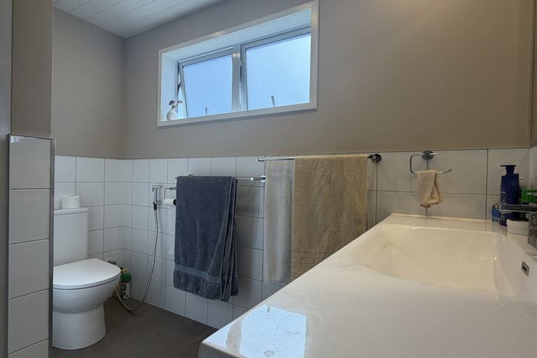 Photo of property in 182 Shaw Avenue, New Brighton, Christchurch, 8083