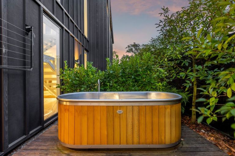 Photo of property in 74 Merivale Lane, Merivale, Christchurch, 8014