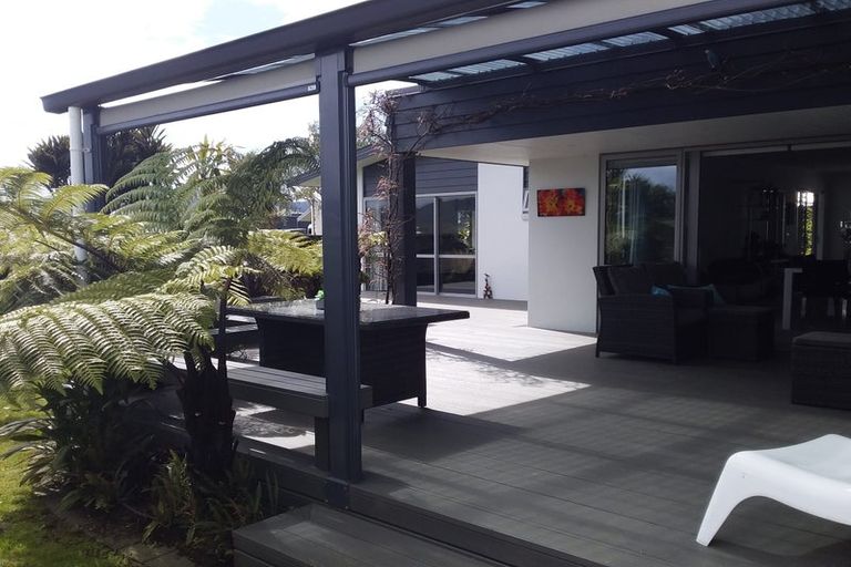 Photo of property in 20 Roseberry Place, Whitianga, 3510