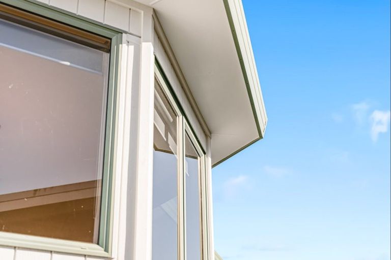 Photo of property in 184b Whangaparaoa Road, Red Beach, 0932