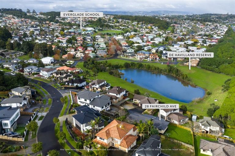 Photo of property in 28 Fairchild Avenue, Goodwood Heights, Auckland, 2105