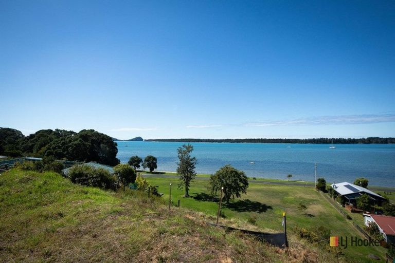 Photo of property in 30a Harbour View Road, Tahawai, Katikati, 3170