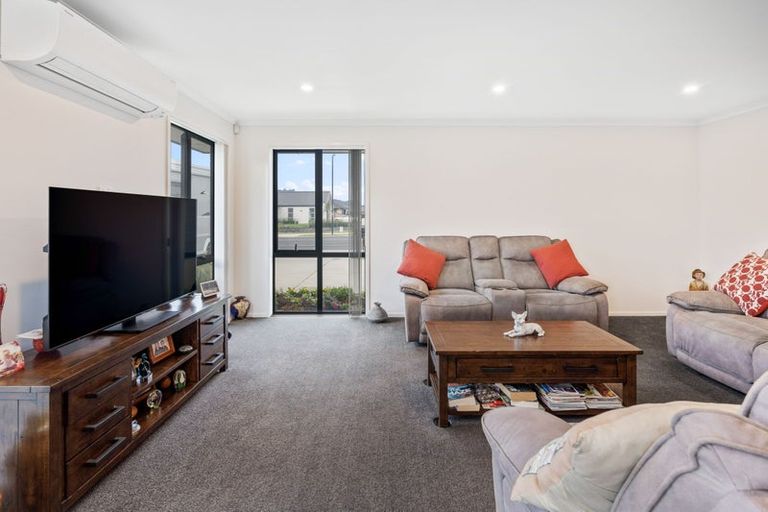 Photo of property in 36 Kitemaunga Avenue, One Tree Point, 0118