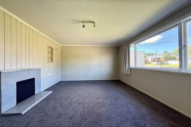 Photo of property in 23 Lauderdale Road, Birkdale, Auckland, 0626