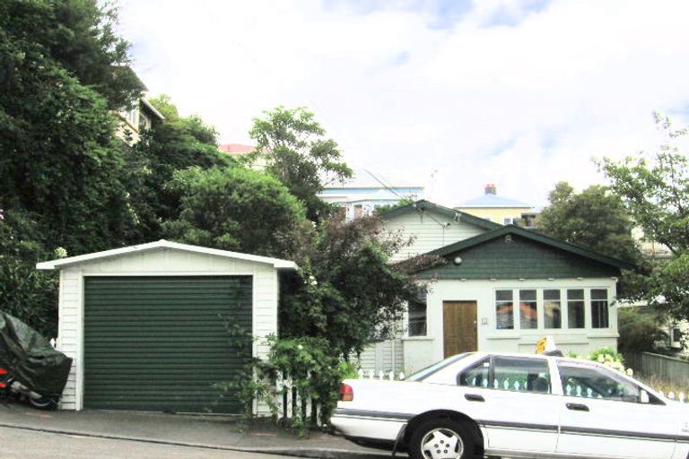 Photo of property in 6 Akatea Street, Berhampore, Wellington, 6023