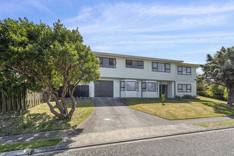 Photo of property in 3 Tregony Place, Camborne, Porirua, 5026