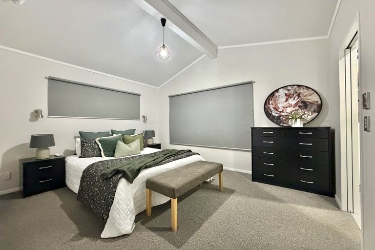 Photo of property in 90b Eskdale Road, Birkdale, Auckland, 0626