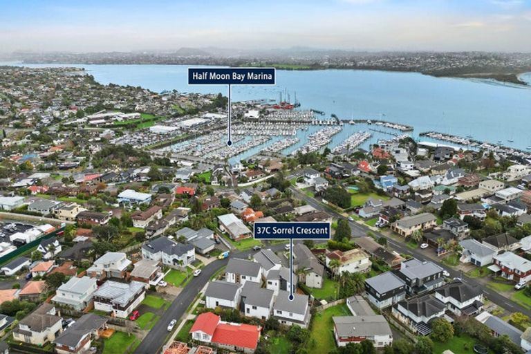Photo of property in 37b Sorrel Crescent, Bucklands Beach, Auckland, 2012