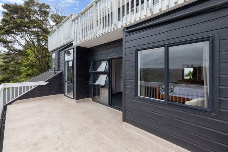 Photo of property in 292 Forest Hill Road, Waiatarua, Auckland, 0612