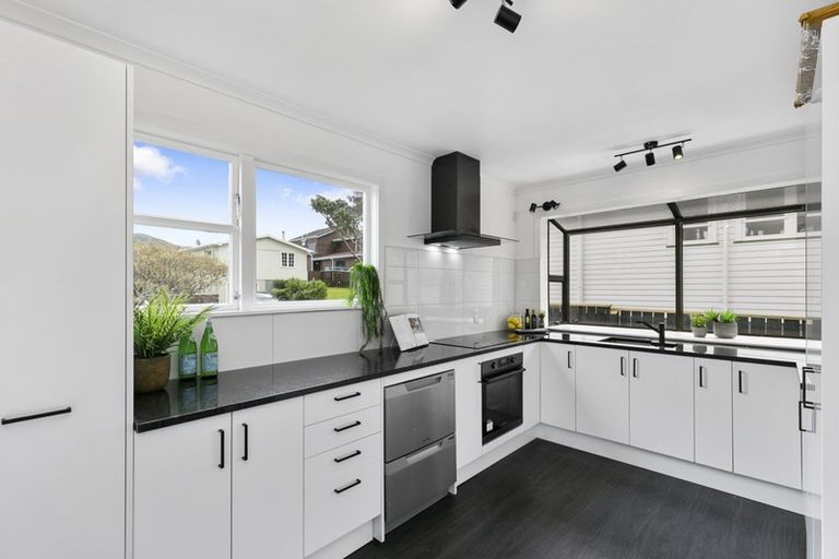 Photo of property in 54 Kandy Crescent, Ngaio, Wellington, 6035