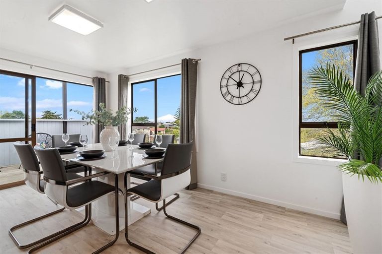 Photo of property in 158 Waimumu Road, Massey, Auckland, 0614