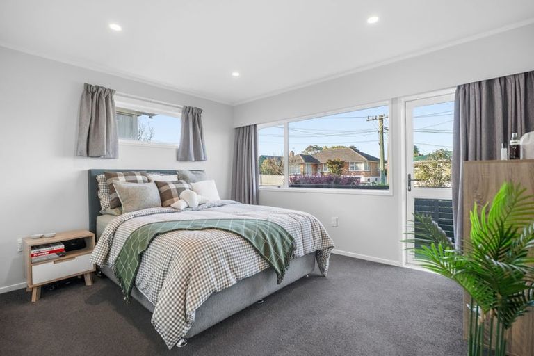 Photo of property in 6 Brouder Place, Hillpark, Auckland, 2102
