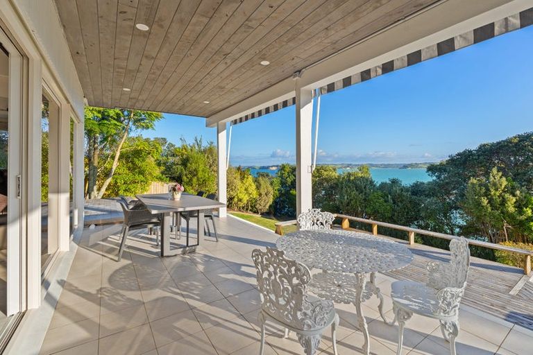 Photo of property in 819 Whangaparaoa Road, Manly, Whangaparaoa, 0930
