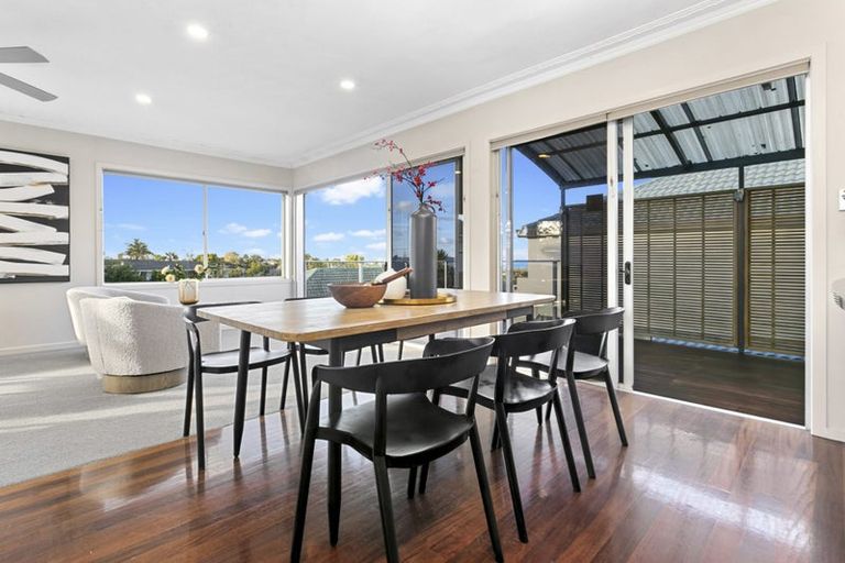 Photo of property in 213 Te Atatu Road, Te Atatu South, Auckland, 0610