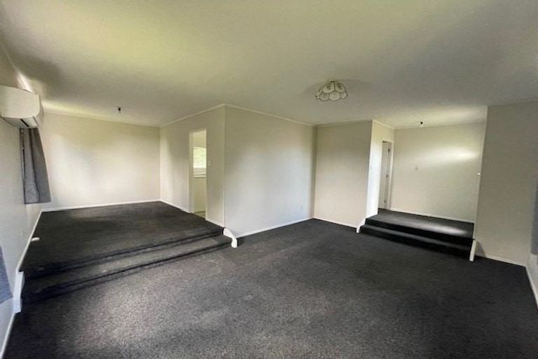 Photo of property in 15 Balwyn Place, Clendon Park, Auckland, 2103