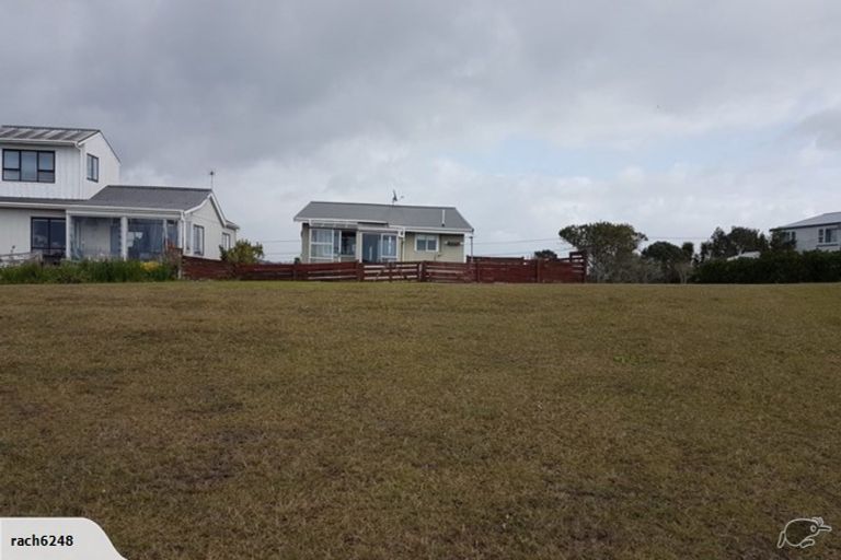 Photo of property in 18 Shakespear Road, Army Bay, Whangaparaoa, 0930