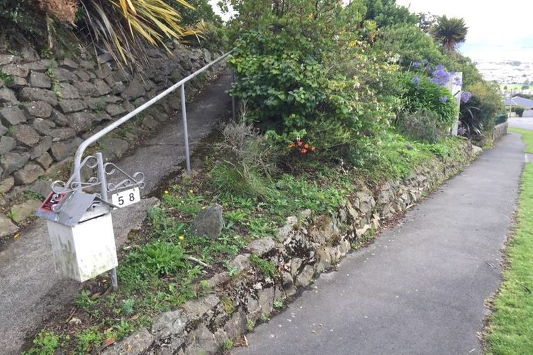 Photo of property in 58 Middleton Road, Kew, Dunedin, 9012