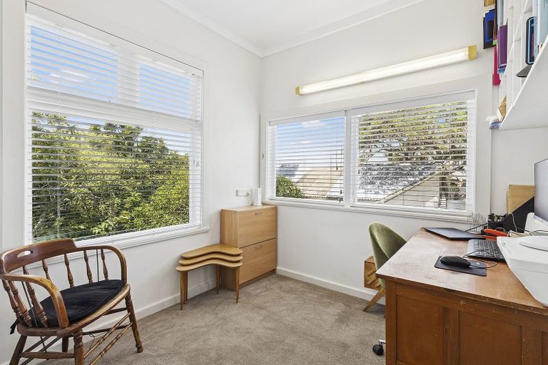 Photo of property in 58 Motuhara Road, Plimmerton, Porirua, 5026