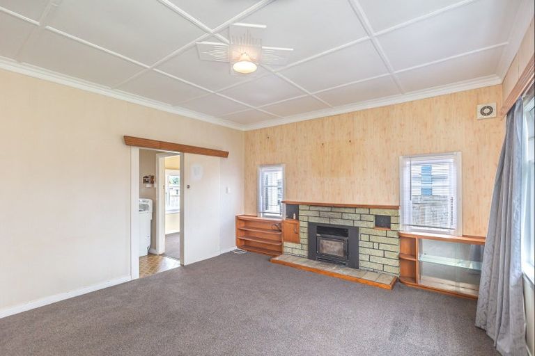 Photo of property in 13 Winchester Street, Levin, 5510