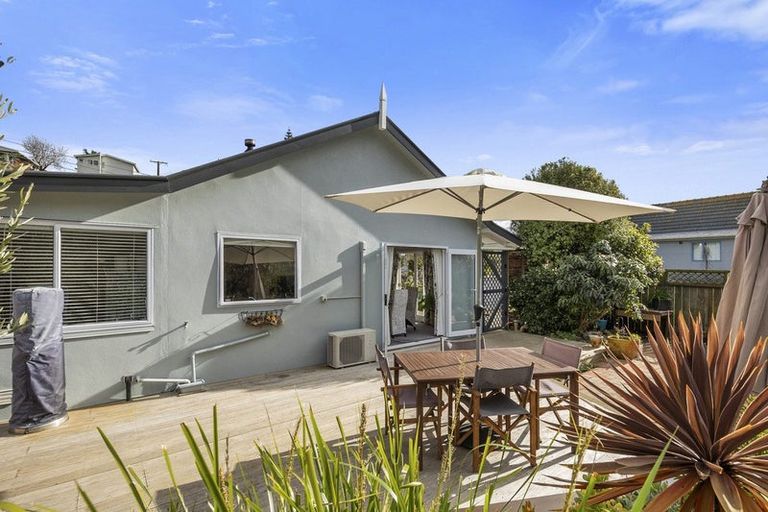 Photo of property in 23 Greenacres Street, Macandrew Bay, Dunedin, 9014