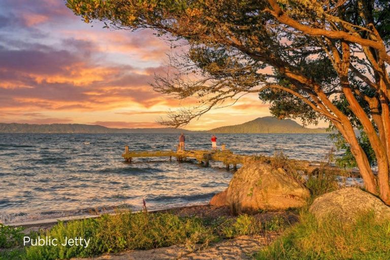 Photo of property in 20 Gemini Place, Kawaha Point, Rotorua, 3010