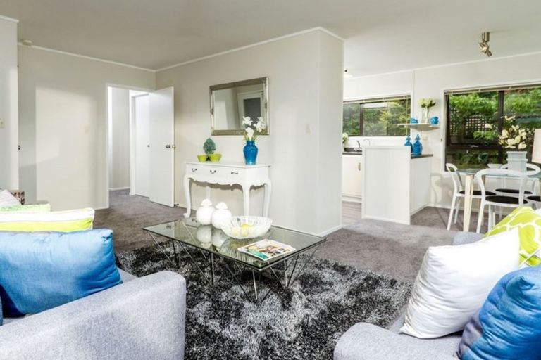 Photo of property in 2/21 Waiau Street, Torbay, Auckland, 0630