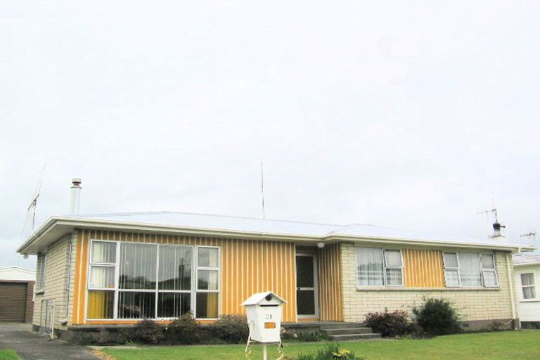 Photo of property in 21 Dewe Avenue, Feilding, 4702