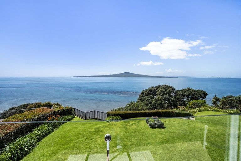Photo of property in 3/64 Seacliffe Avenue, Belmont, Auckland, 0622