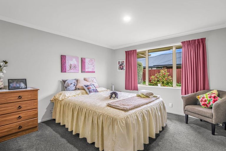 Photo of property in 10 Ropley Street, Amberley, 7410
