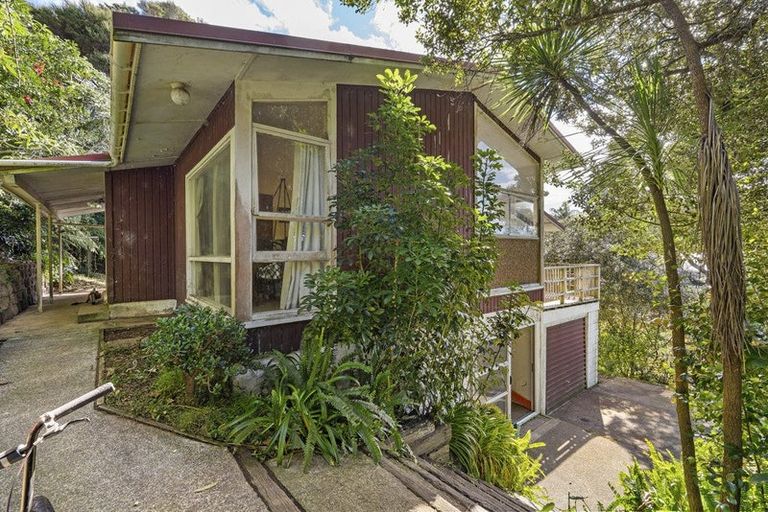 Photo of property in 18 Glenelg Road, Red Beach, 0932