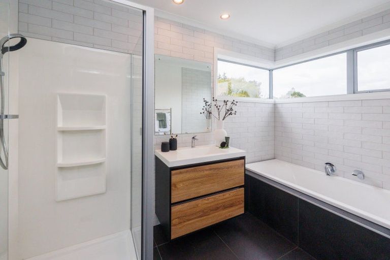 Photo of property in 125 Atawhai Road, Fitzherbert, Palmerston North, 4410