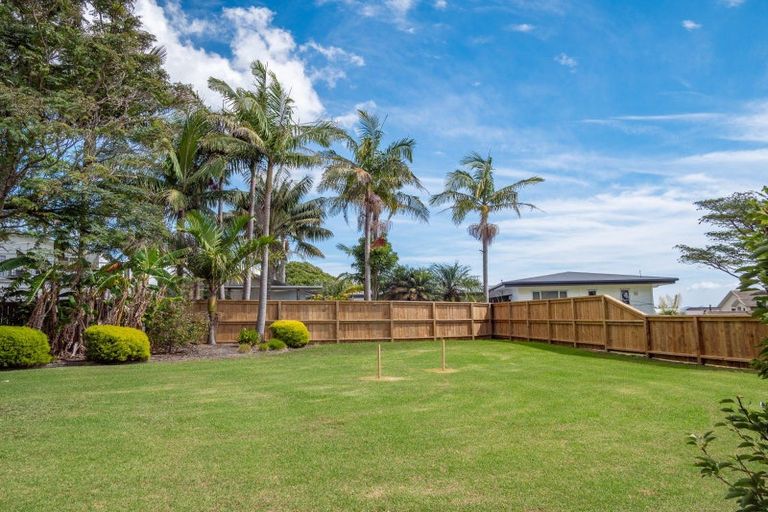 Photo of property in 20 Coopers Drive, Coopers Beach, 0420