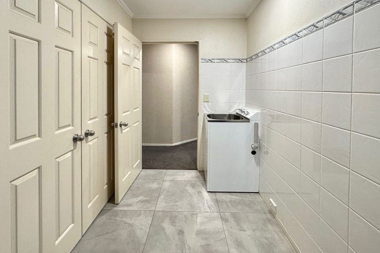 Photo of property in 26 Maghera Drive, East Tamaki Heights, Auckland, 2016